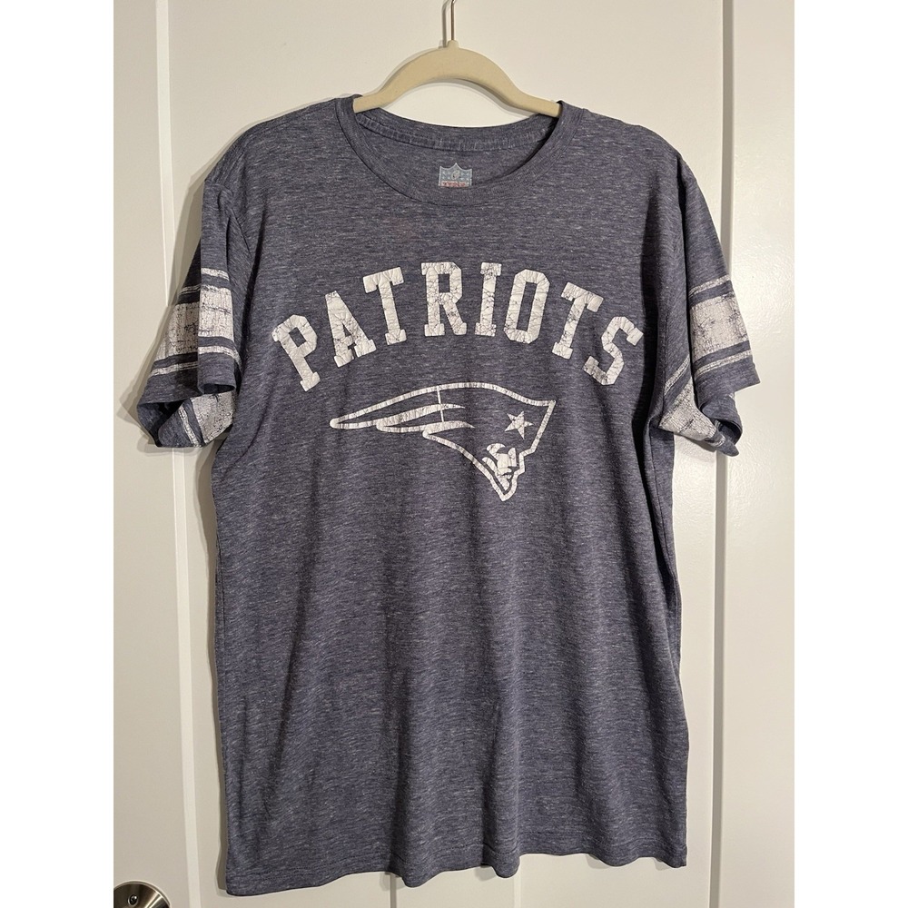New England Patriots T Shirt Womens M Blue Distressed NFL Football Tee